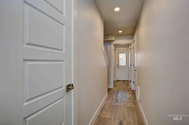 7813 W Crestwood Dr — Photo 2