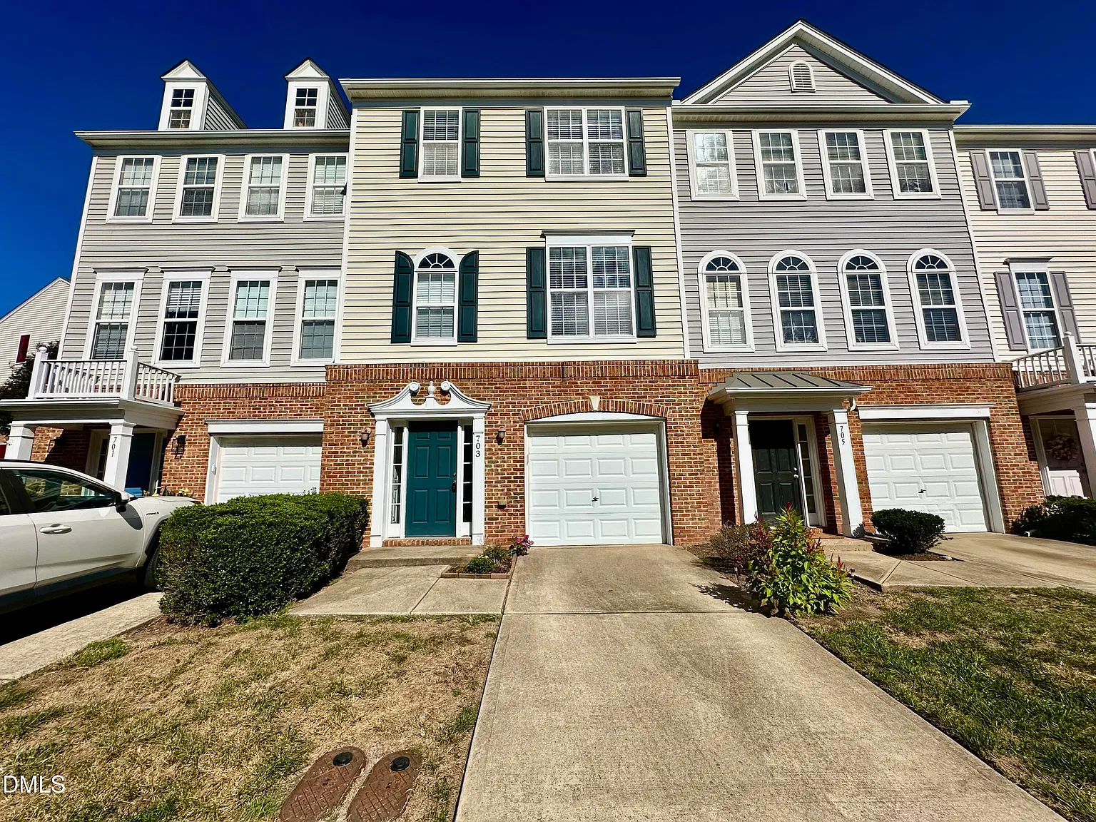 3 bed, 4.0 bath, 2000 sqft, $1,850 — Photo 1