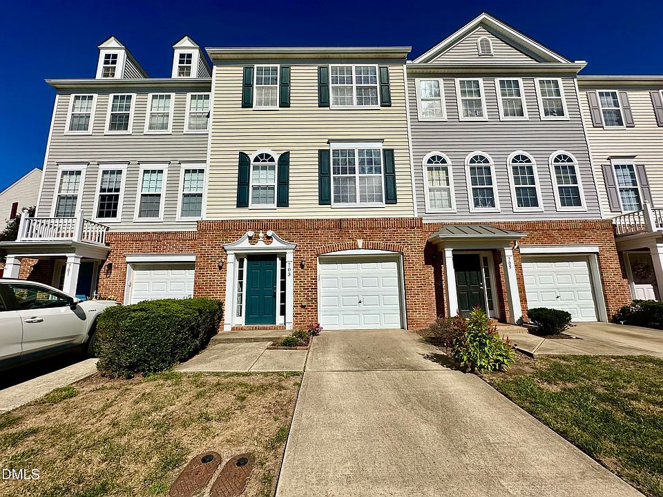 1st image of 703 Sutter Gate Ln