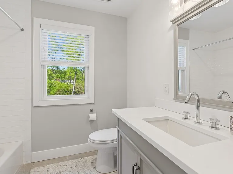 80 Sycamore Dr — Photo 16