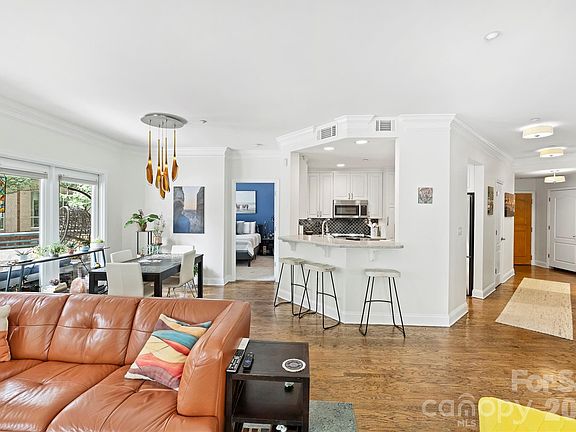 4th image of 401 N Church St APT 103
