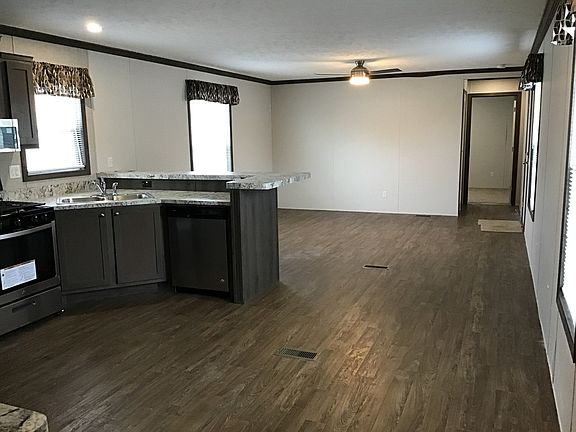 4th image of 112 Brookside Mnr #112