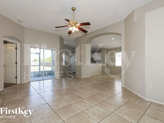 3rd image of 1237 E Grove Ave