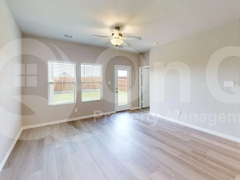 517 Ridgedale Dr — Photo 6