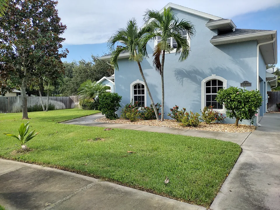 1132 Dusk View Dr