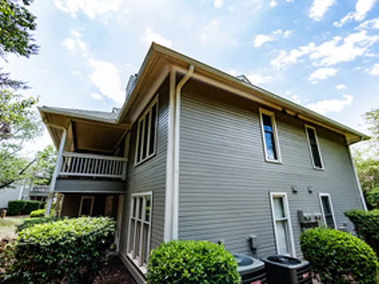 2831 Edridge Ct #202 — Photo 36