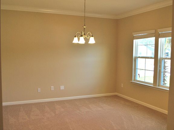 5th image of 179 ASPEN LEAF DR Drive #211