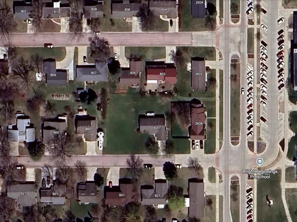 840 27th St, Spirit Lake, IA 51360