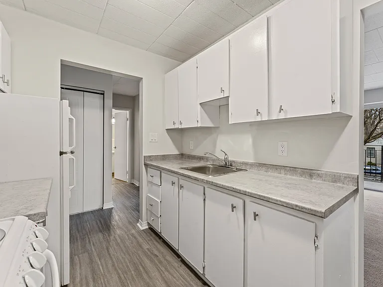 3590 Peter St — Photo 9