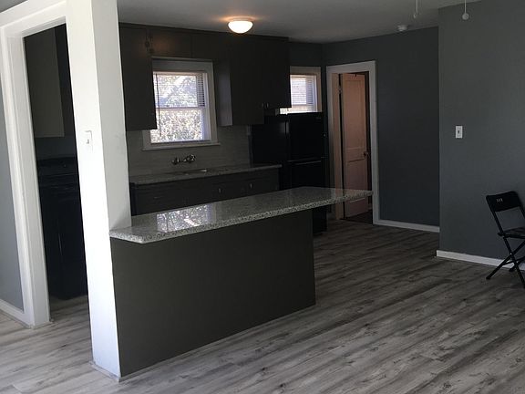 3rd image of 504 Stonewall St