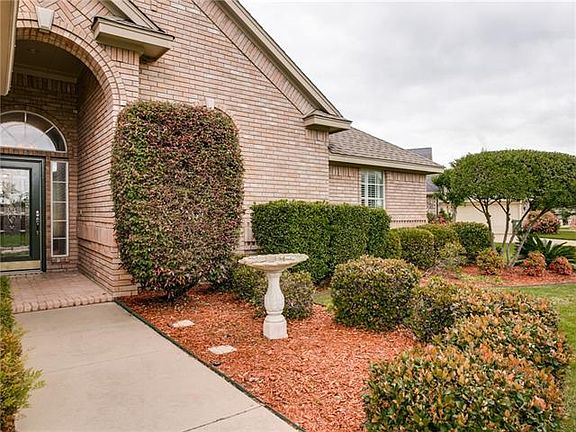 3rd image of 1105 Brook Arbor Dr