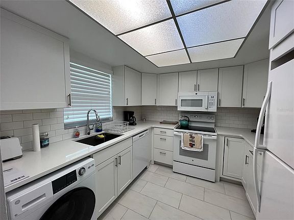 5th image of 1701 Bal Harbour Dr #1