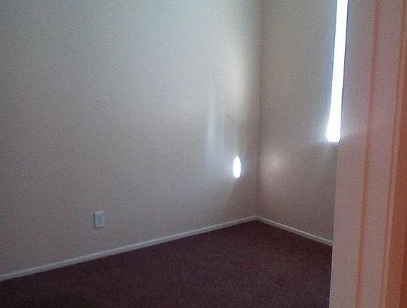 3rd image of 1055 W Francis St Unit 4