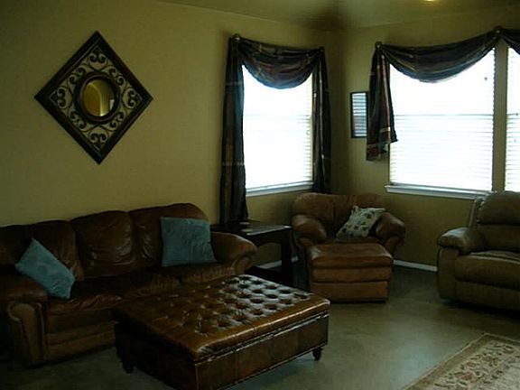 4th image of 2463 Mackinac Dr
