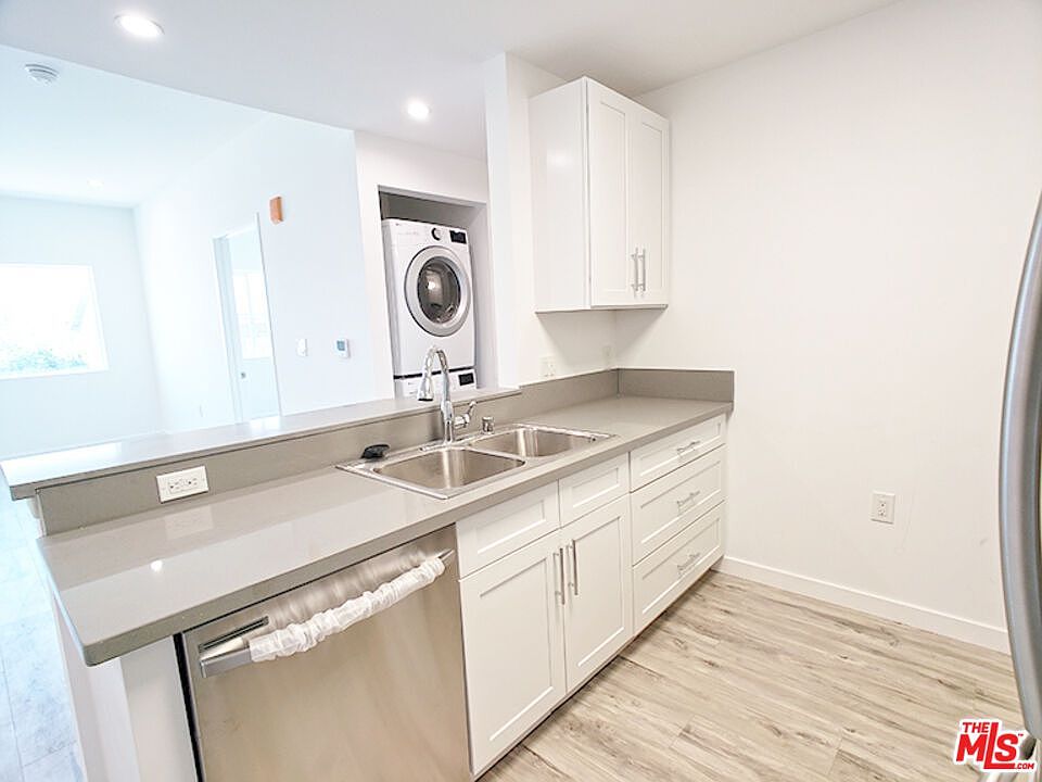 1st image of 1229 S Kingsley Dr #202