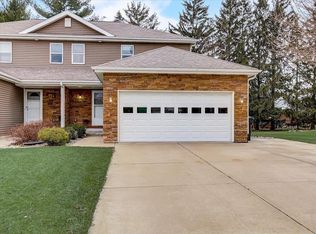 6719 Wolf Hollow Rd, Windsor, WI 53598