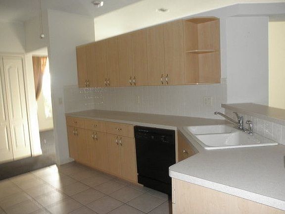 3rd image of 1099 W Bannister Dr