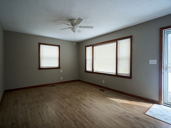 2nd image of 4346 Lynnview Dr