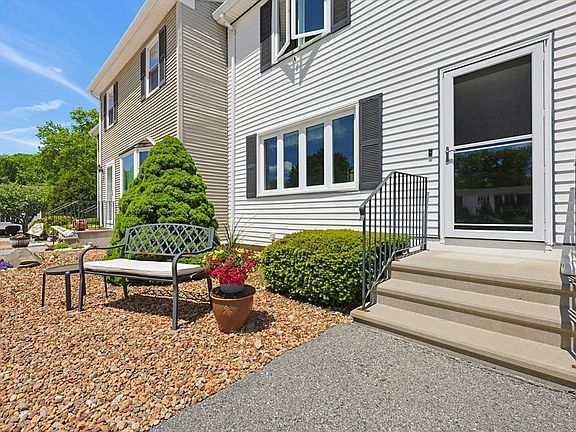2nd image of 3 Highcrest Park Unit 3
