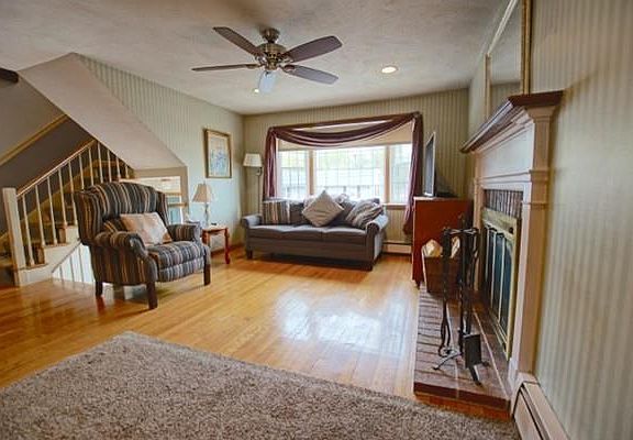 4th image of 25 Crescent Dr