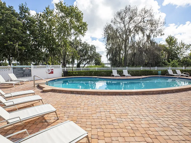 Reserve at Lakeland Apartment Homes — Photo 26