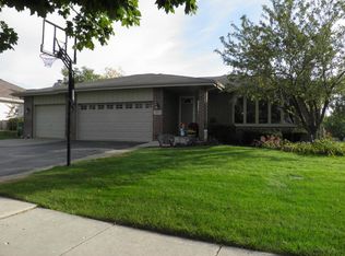 1305 Newbridge Ave, Lockport, IL 60441