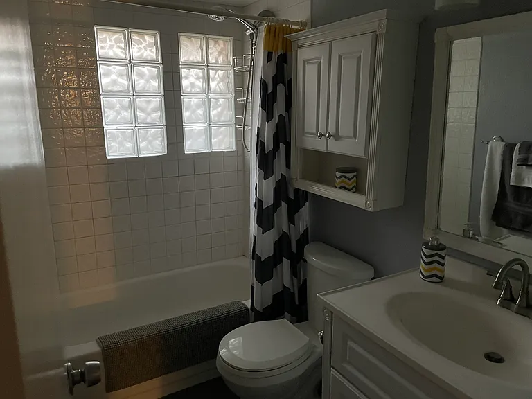 349 E Thomas Rd — Photo 5