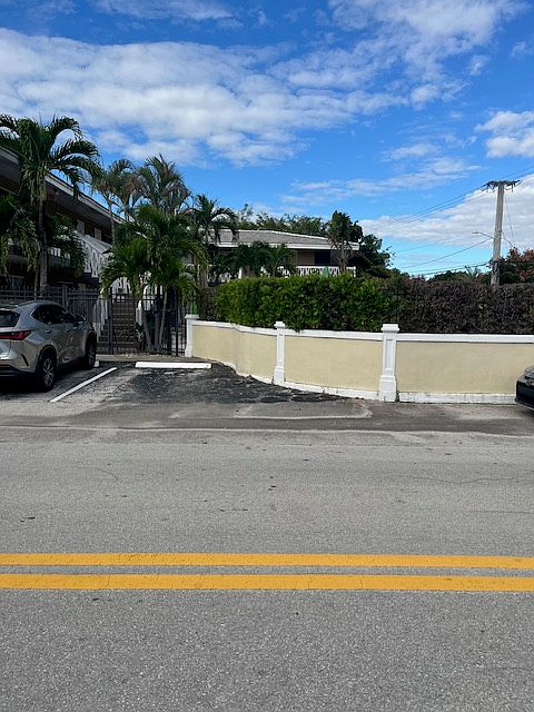 1st image of 837 NE 17th Ter APT 1