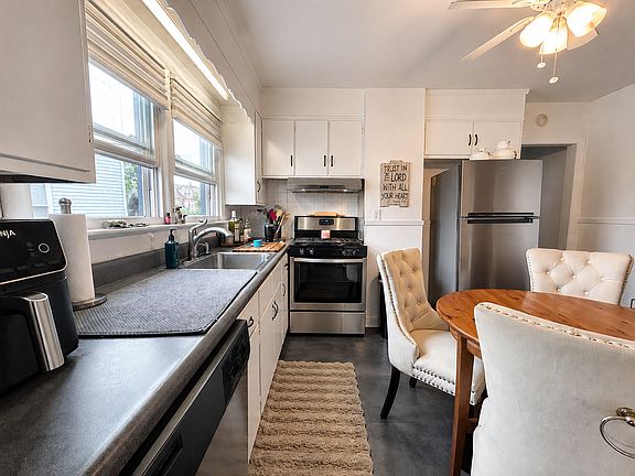 Kitchen/Dining area