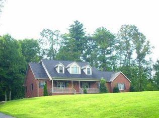 75 Fawn Valley Dr, Mills River, NC 28759