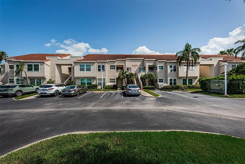 2 bed, 2.0 bath, 1140 sqft, $2,600 — Photo 2