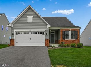 6 Lady Harrington Dr, York, PA 17402