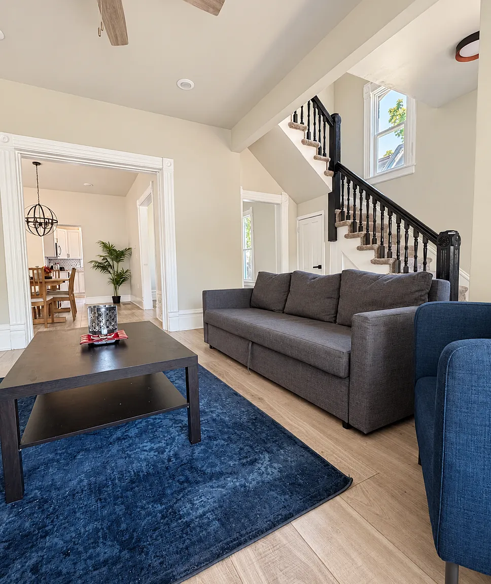 4 bed, 1938 sqft, $3,500 — Photo 3
