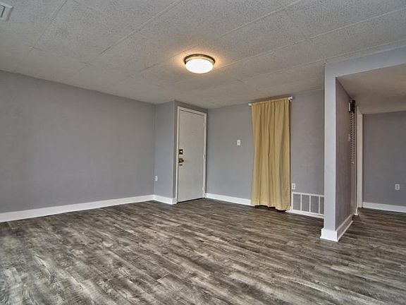 5th image of 100 Parkway Blvd APT 12
