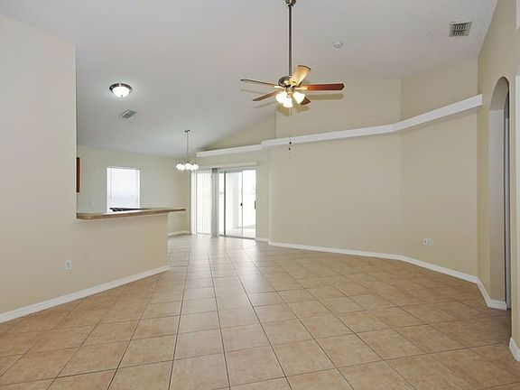 3rd image of 3131 Huntwicke Blvd