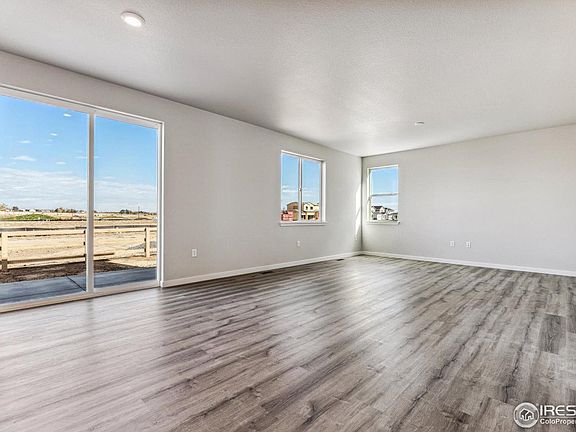 5th image of 880 Hummocky Way