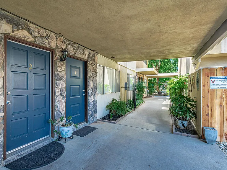 OakHill Townhomes — Photo 4