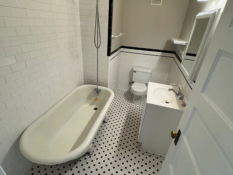The Delmont — Photo 15