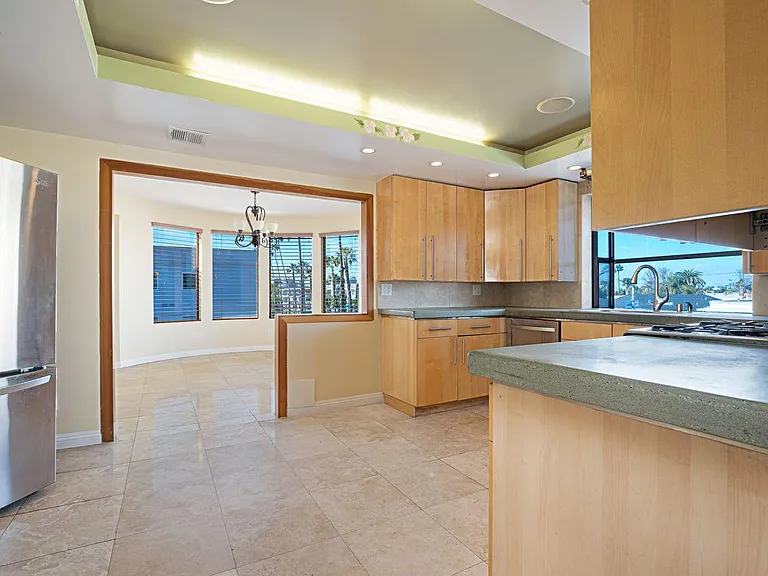 1230 E Ocean Blvd #601 — Photo 23