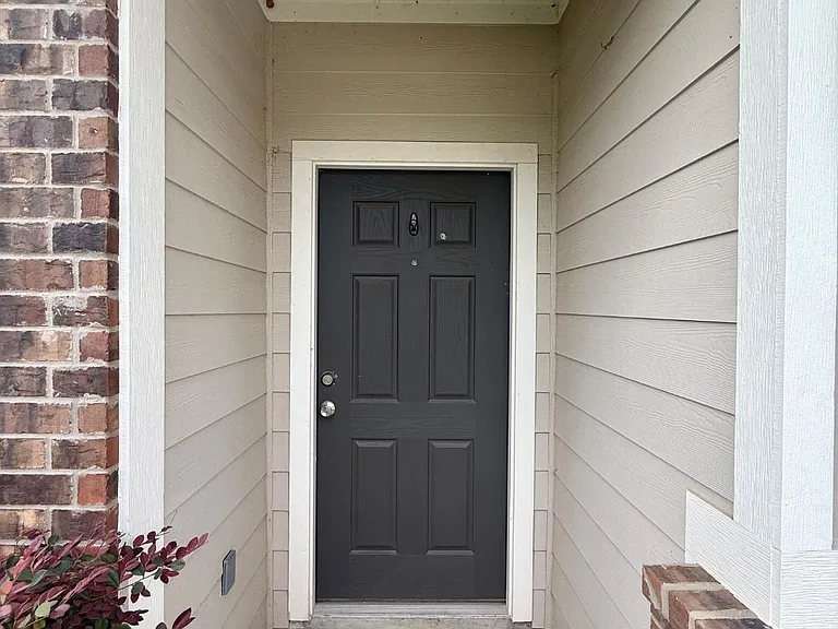 1128 Mission Creek Dr — Photo 2
