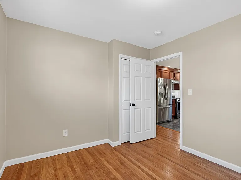 614 Park Ave — Photo 18