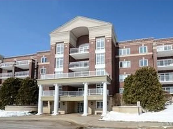 7021 W Touhy Ave APT 305B, Niles, IL 60714