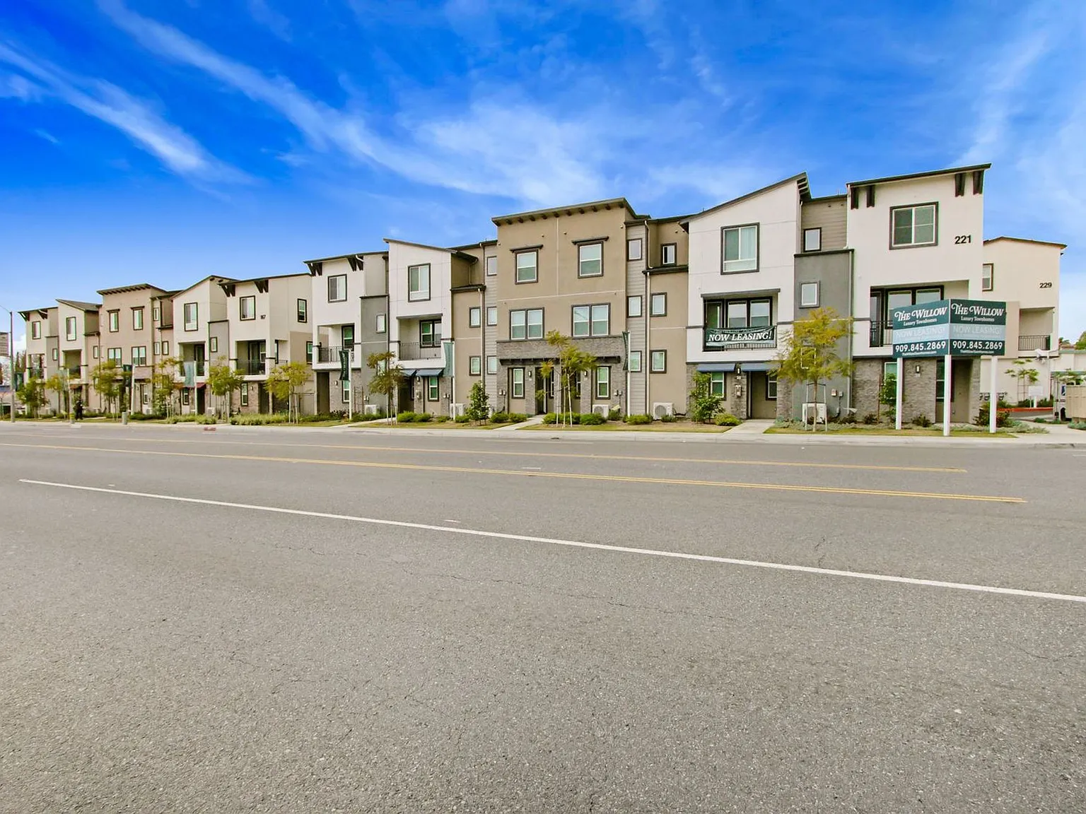 The Willow Townhomes — Photo 1
