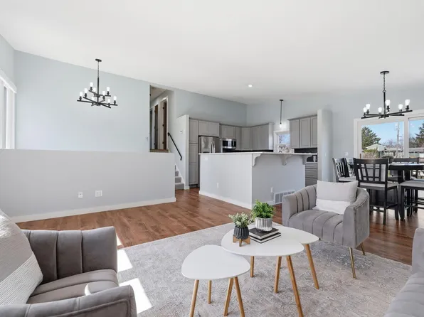 2382 Erin Ct, New Brighton, MN 55112