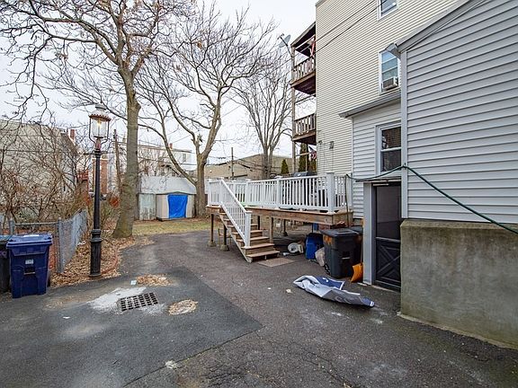 5th image of 226 Havre St