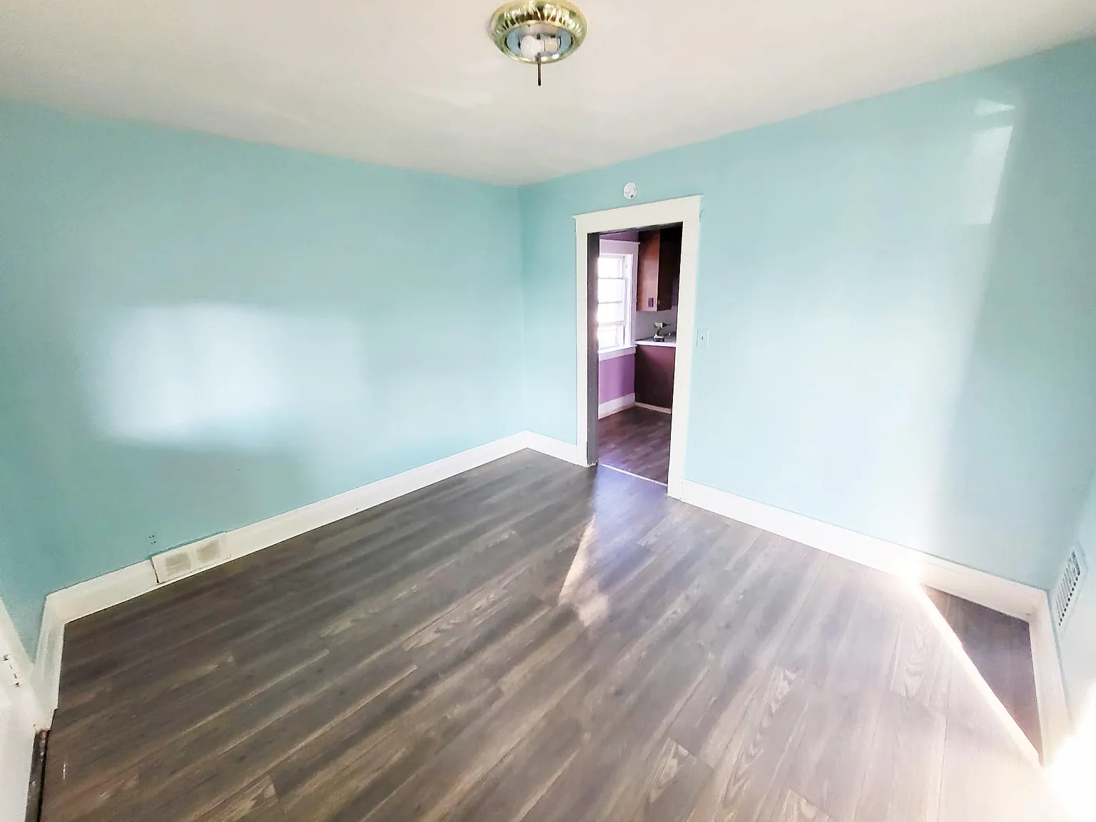 2 bed, 600 sqft, $950 — Photo 3