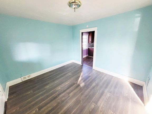 3rd image of 543 22nd St #2