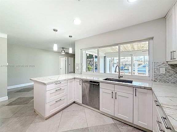 4th image of 2770 NE 8th Ct