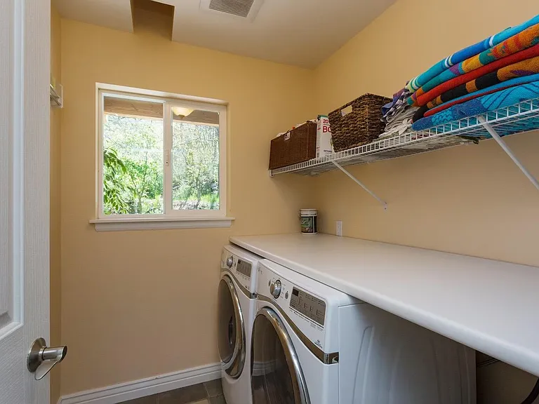 8 Aquarius Pl — Photo 18