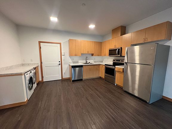 3rd image of 1801 C St #205